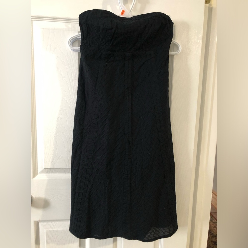Women’s strapless dress